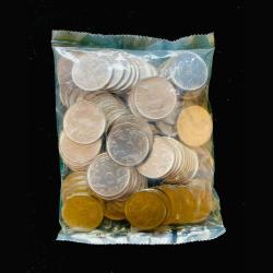 Alternative view of Re 1 RBI Seal 100 Coin Pouch 2017 Noida Mint Top Luster Diamond Mark Definitive Issue