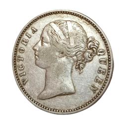 Alternative view of British India Silver Rupee Year 1840 “EIC” Queen DIVIDED LEGEND **SCARE** High Grade.