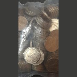 Alternative view of Five Rs Mahatma Basaveshwar Copper Nickel Bombay Mint Bunc Condition 100 Pcs Given