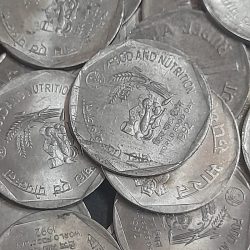 One Rs Cu ni Scare Coin Food And Nutrition World Food Day 1992 XF Condition 50 Pcs Given