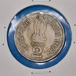Alternative view of Two Rs Rare Coin Chatrapati Shivaji Maharaj Ji 1999 Hyderabad Mint Fine Condition 018