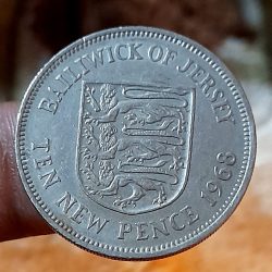 Queen Elizabeth Ten New Pence 1968 Jersey