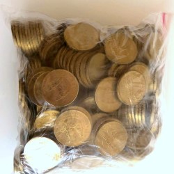 Alternative view of Rs 5 1000 Years Of Brihadeeswarar Temple Rbi 100 Coin Pouch Kolkata Mint