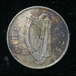 Ireland 10 Pence 1975 large type Coin #Z-351