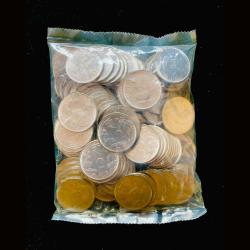 Alternative view of Rs 2 RBI Seal 100 Coin Pouch 2015 Mumbai Mint Top Luster Diamond Mark Definitive Issue