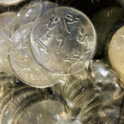 Alternative view of Re 1 RBI Seal 100 Coin Pouch 2014 Mumbai Mint Top Luster Diamond Mark Definitive Issue