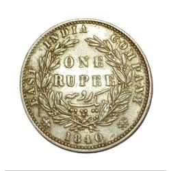 British India Silver Rupee Year 1840 "EIC" Queen DIVIDED LEGEND **V. SCARE** High Grade.