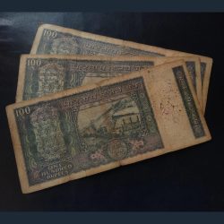 Alternative view of Rs 100 very rare note DAM. ISSUE strips variety signature IG Patel (3 piece ) CONDITION. As imag
