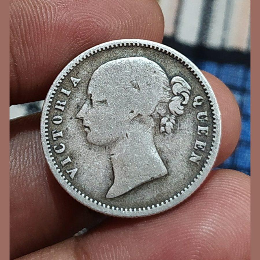 British India Silver 1/2 Rupee EAST INDIA COMPANY Year 1840 DIVIDED LEGEND Queen Victoria **RARE Coinage** Collectable Grade. - Image 2