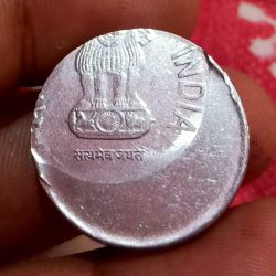 Alternative view of 2 Rupees Fss Year 2016 Major Vertical OFF CENTER Error **RARE** High Collectable Grade.