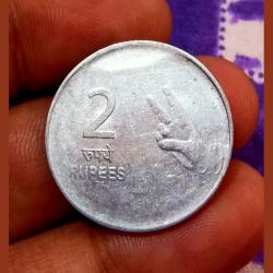 Alternative view of 2 Rupees Old Fss Year 2009 MUDRA Series MASSIVE DIE CUD or EXTRA METAL Error **SCARE** High Collectable Grade.