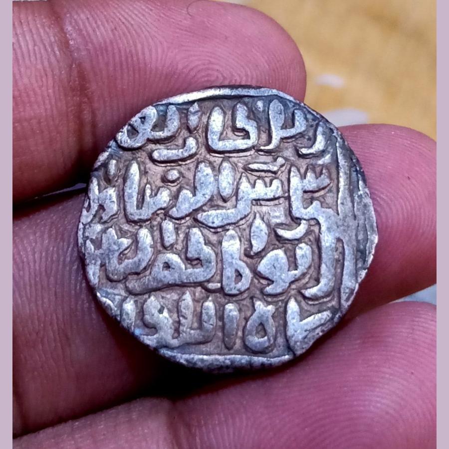 BENGAL SULTANATE Silver Tanka W=10.6 gms SHAMS UD DIN ILYAS SHAH **V. SCARE** Collectable Grade.