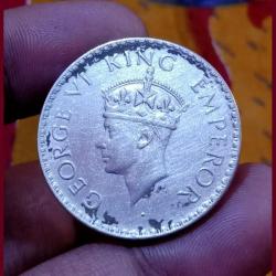 Alternative view of British India Silver Rupee Year 1940 King GEORGE-VI in Collectable Grade.