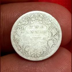Alternative view of British India Silver 2 ANNA'S Year 1862 VICTORIA QUEEN **SCARE** Circulated Grade.