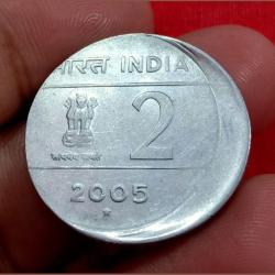 Alternative view of 2 Rupees Fss CROSS Theme Year 2005 Hyderabad Mint OFF CENTER Error **RARE** Collectable Grade.