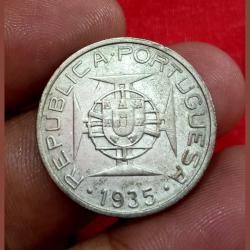 PORTUGUESE COLONY Mozambique Silver 5 ESCUDOS Weight 7 Grams Year 1935 **VERY SCARE** High Collectable Grade.