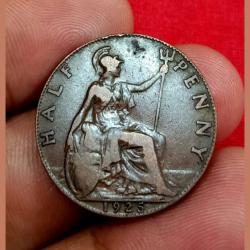 GREAT BRITAIN 1/2 PENNY Year 1925 King GEORGE-V in High Collectable Grade.