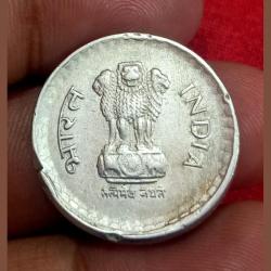 Alternative view of 5 Rupees Cu/Ni 1996 Hyderabad Mint BROAD STRUCK or ENLARGED SIZE Error in Collectable Grade.