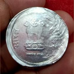 Alternative view of 2 Rupees Fss 2017 Major BROAD STRUCK MULTIPLE STRIKES and STRUCK THROUGH Error in High Grade.