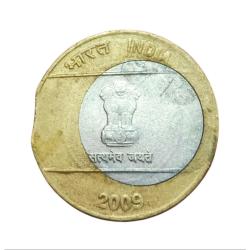 Alternative view of 10 Rs FIRST Issue 2009 Major DISC OFF CENTER & CURVE CLIP CUT Error **V. RARE** Highly Collectable