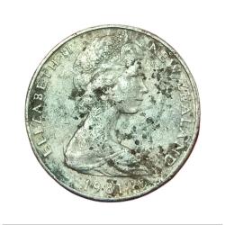 Alternative view of NEW ZEALAND Cu/Ni 20 CENTS Year 1981 Queen ELIZABETH-II **SCARE** Collectable Grade.