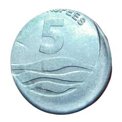 Alternative view of 5 Rupees Fss WAVE 🌊 Series Year 2007 Vertical OFF CENTER Error **V. SCARE** Collectable Grade.