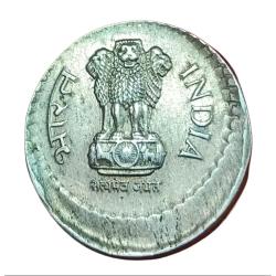 Alternative view of 5 Rupees Cu/Ni Year 2002 Vertical OFF CENTER Error in High Collectable Grade.