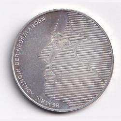 Alternative view of Netherlands 50 Gulden -1984 Beatrix William of Orange Unc Silver Weight 25 g Coin
