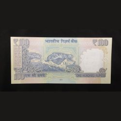 Alternative view of 100 rupee note with serial number 786786 UNC condition Slightly Shifting ERROR From Back Side