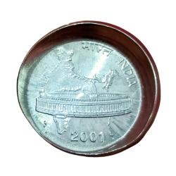 Alternative view of 50 Paisa Fss Year 2001 KATORI CAPPED REVERSE BROCKAGE/LAKHI Error **V. RARE** UNC Grade.