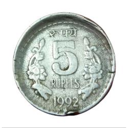 5 Rupees Cu/Ni Year 1992 BROAD STRUCK OFF CENTER Error "Big Size" in Collectable Grade.