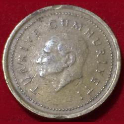 Alternative view of 1995 Turkey 5000 Lira Coin #B151