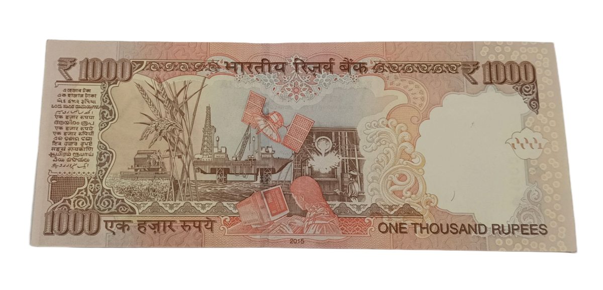1000 Rupees Demonetised Issue Year 2015 Signature Raghuram Rajan With Fancy "1BA 500000" Lakha Numbers With Cutting Error **rare** Unc Grade. - Image 2