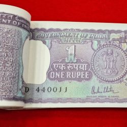 Alternative view of One rupees semi fancy number packet A-42 R. N. Malhotra gem UNC condition serial no. 440001