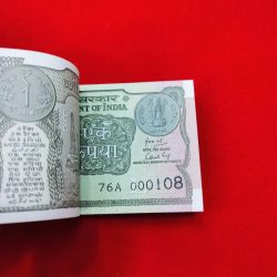 Alternative view of 1 Rupee Lower Fancy Bundle Serial No 000101