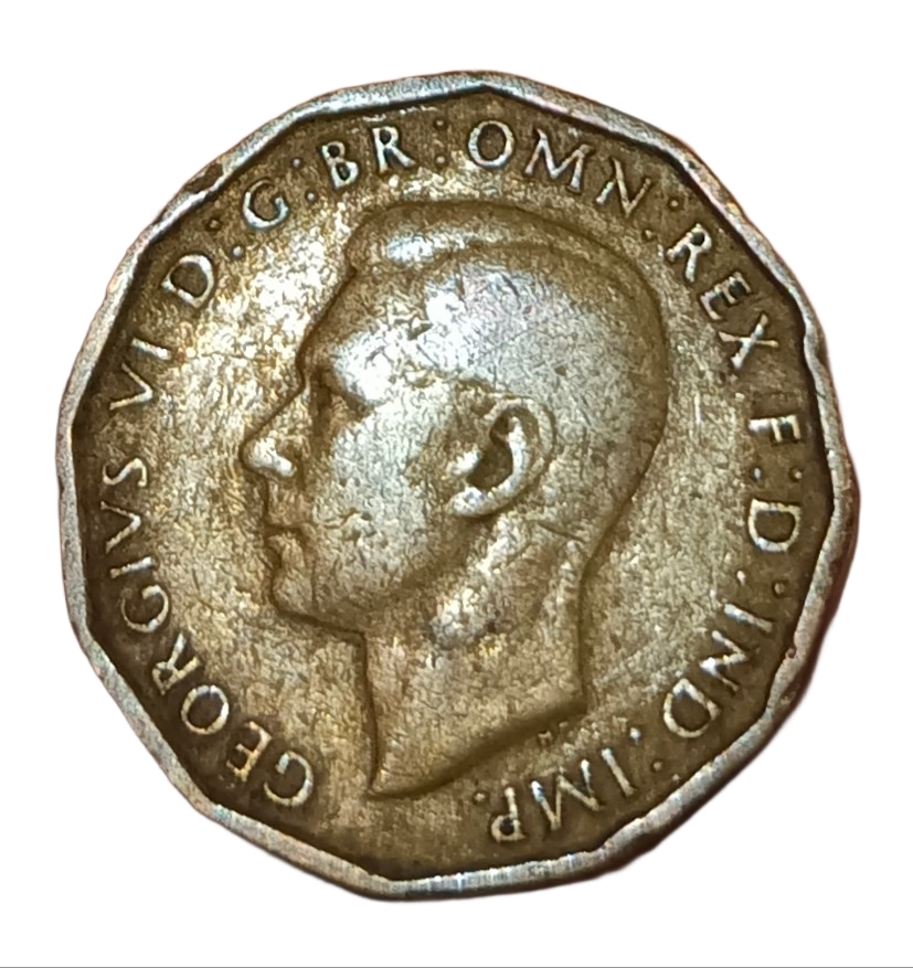 UNITED KINGDOM Brass THREE PENCE Year 1942 King GEORGE-VI Collectable Grade. - Image 2