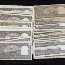 Alternative view of 10 RUPEES OLD ISSUE BLACK BOARD GOVERNOR R.N.MALHOTRA (100 PCS LOTT) #23