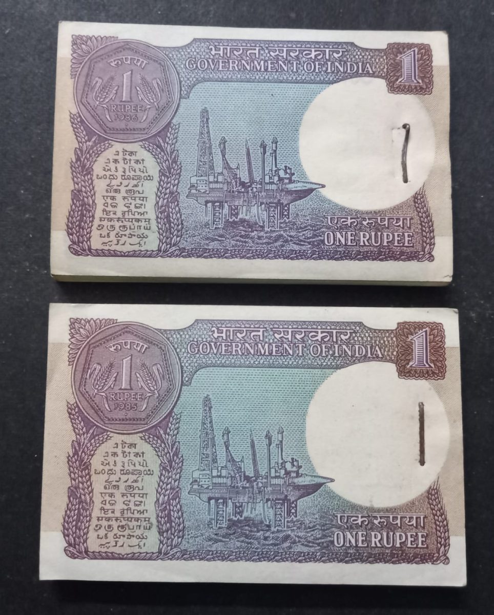 One Rs Old Two Packets 1985 or 1986 Year set Finance Minister S.Venteshwara - Image 2