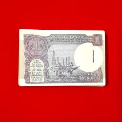 Alternative view of One Rs Old Pkt Rare Governor Gopi K. Arora 1989 Year 948401