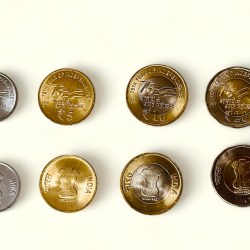 Alternative view of Rs 2, 5, 10 and 20 Government Of India Issue 75 Year Of Independence RBI 2022 Noida Mint Circle Mark