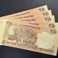 Alternative view of 10rs rare issue 2016 telescopic only 3 issues printed 00A. 01A and 02A. Each note rs600 only