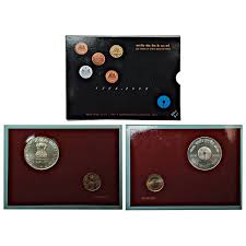 200 years of state bank of India (Unc set )2 coin kolkatta mint