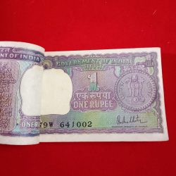 Alternative view of One Rs Big Coin Pkt Finance Secretary RN Malhotra Year 1980 Full Bundle 641001