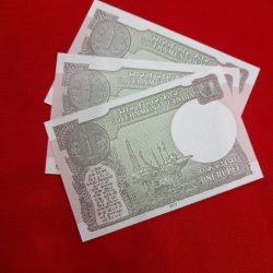 Alternative view of ONE RUPEE THREE NOTES SET SAME SERIAL NO. 111666 GEM UNC CONDITION