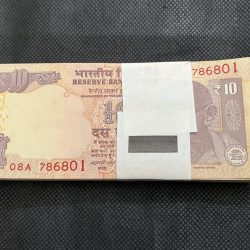 Extremely rare telescopic 2015 RRR 10rs full serial bundle with fancy number 786-801. Only 9 prefix comes 00A to 09A