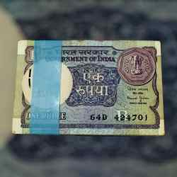 Re 1 INDIA BANKNOTE SERIAL BUNDLE Signed by BIMAL JALAN Inset B Year 1990 UNIQUE AND RARE