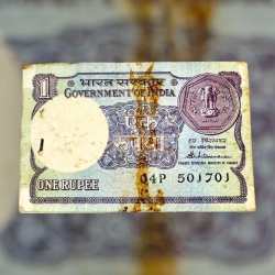 Re 1 India Banknote Serial Bundle Signed By S Venkataraman 1985 Small Coin Issue with 786 Serial Inside Unique and Rare