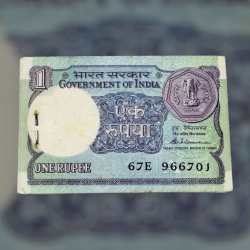 Re 1 India Banknote Serial Bundle Signed By S Venkataraman A Inset 1986 Small Coin Issue with 786 Serial Inside Unique and Rare