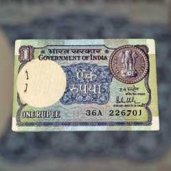 Re 1 India Banknote Serial Bundle Signed By R N Malhotra 1981 Big Coin Issue with 786 Serial Inside Unique and Rare