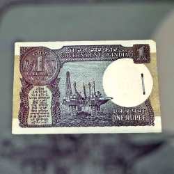 Alternative view of Re 1 India Banknote Serial Bundle Signed By R N Malhotra 1981 Big Coin Issue with 786 Serial Inside Unique and Rare